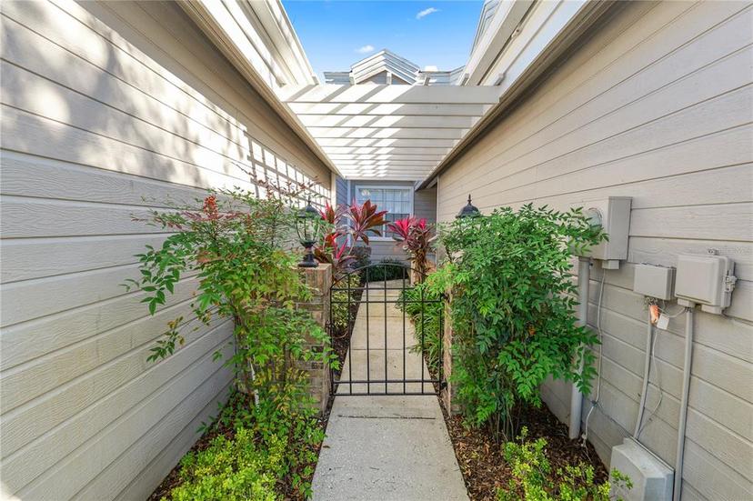 Picture of 3164 Stonewater Drive Unit 3164, Lakeland FL 33803