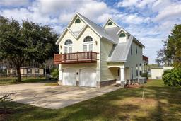 Picture of 221 Riley Lake Drive, Hawthorne, FL 32640