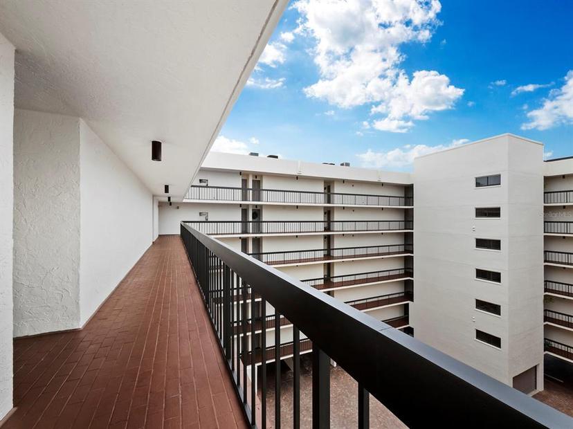 Picture of 2045 Gulf Of Mexico Drive Unit M1-502, Longboat Key FL 34228