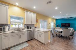 Picture of 105 W Osborne Avenue, Tampa, FL 33603