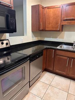 Picture of 1954 Conway Road Unit 10, Orlando, FL 32812