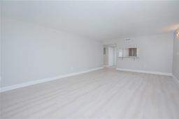 Picture of 620 Cranes Way Unit 207, Altamonte Springs, FL 32701