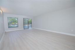 Picture of 620 Cranes Way Unit 207, Altamonte Springs, FL 32701