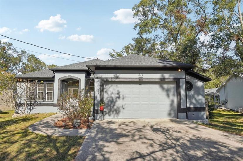 Picture of 211 Arlington Avenue E, Oldsmar FL 34677