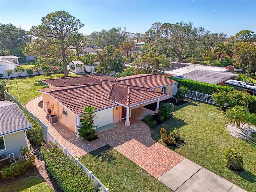 Picture of 225 Firenze Avenue W, Venice FL 34285