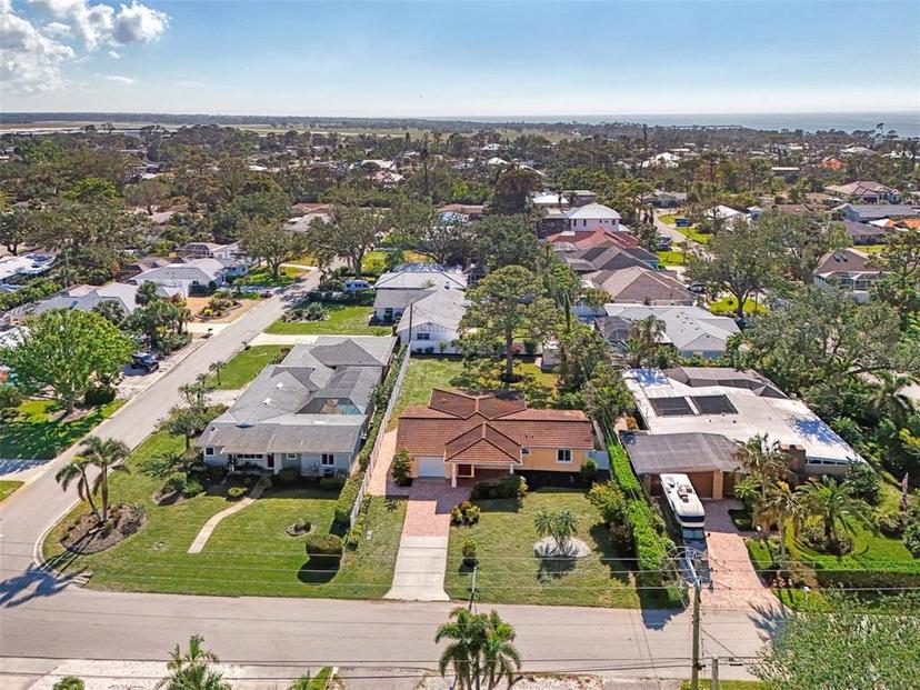Picture of 225 Firenze Avenue W, Venice FL 34285