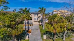 Picture of 410 140Th Avenue E, Madeira Beach, FL 33708