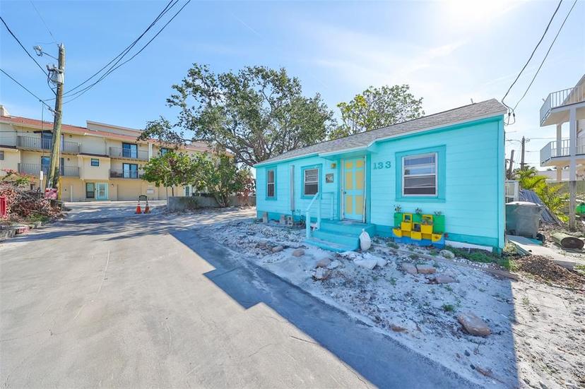 Picture of 133 92Nd Avenue, Treasure Island FL 33706