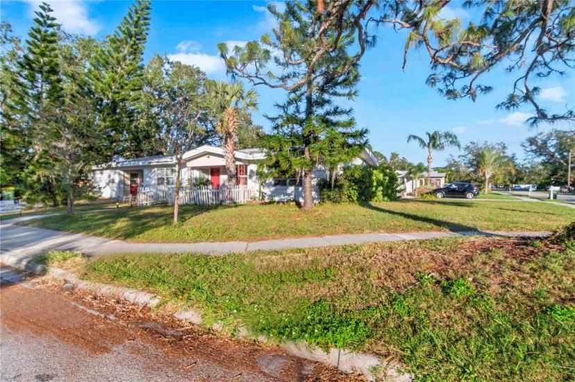 Picture of 2695 S East Avenue, Sarasota FL 34239