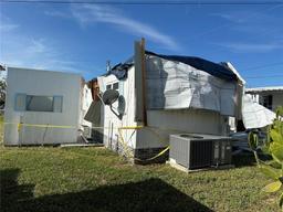 Picture of 231 Inner Drive E, Venice, FL 34285