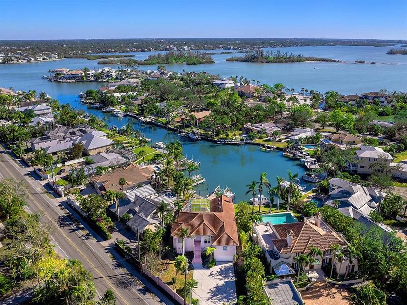 Picture of 508 Siesta Drive, Sarasota FL 34242