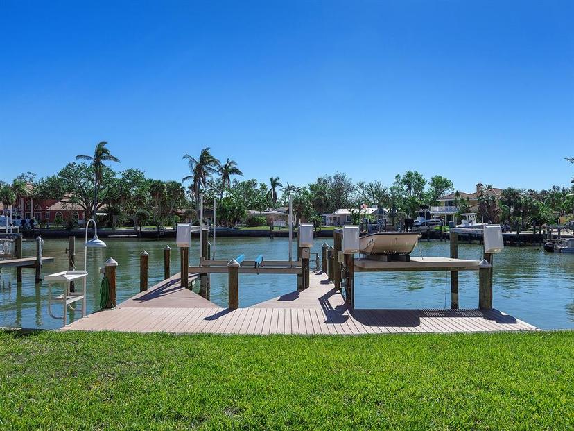 Picture of 508 Siesta Drive, Sarasota FL 34242
