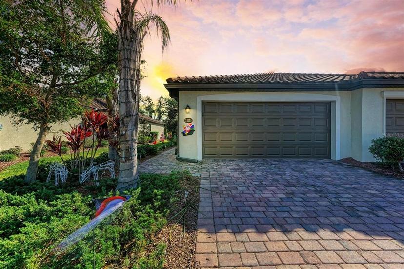 Picture of 12115 Amica Loop, Venice FL 34293