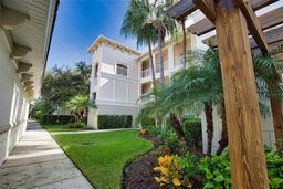 Picture of 800 San Lino Circle Unit 814, Venice, FL 34292