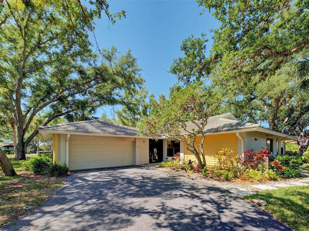Picture of 263 Southampton Drive Unit 301, Venice, FL 34293
