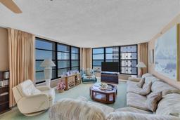 Picture of 629 Alhambra Road Unit 704, Venice, FL 34285