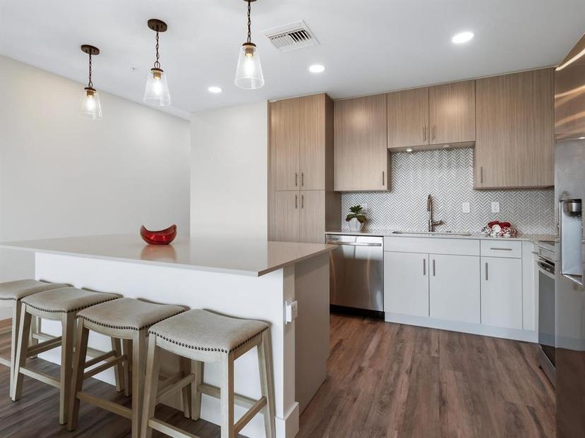 Picture of 1709 N Tamiami Trail Unit A421, Sarasota FL 34234