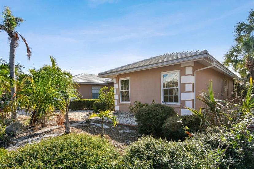 Picture of 322 Avenida De Paradisio, Sarasota FL 34242
