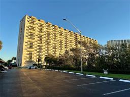Picture of 7050 Sunset Drive S Unit 1507, South Pasadena, FL 33707