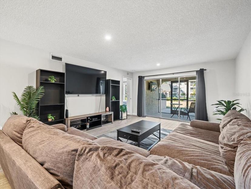 Picture of 8755 Bardmoor Boulevard Unit 105, Seminole FL 33777