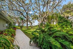 Picture of 3350 Old Oak Drive, Sarasota, FL 34239