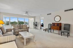 Picture of 1365 Snell Isle Blvd Ne Unit 3B, St Petersburg, FL 33704