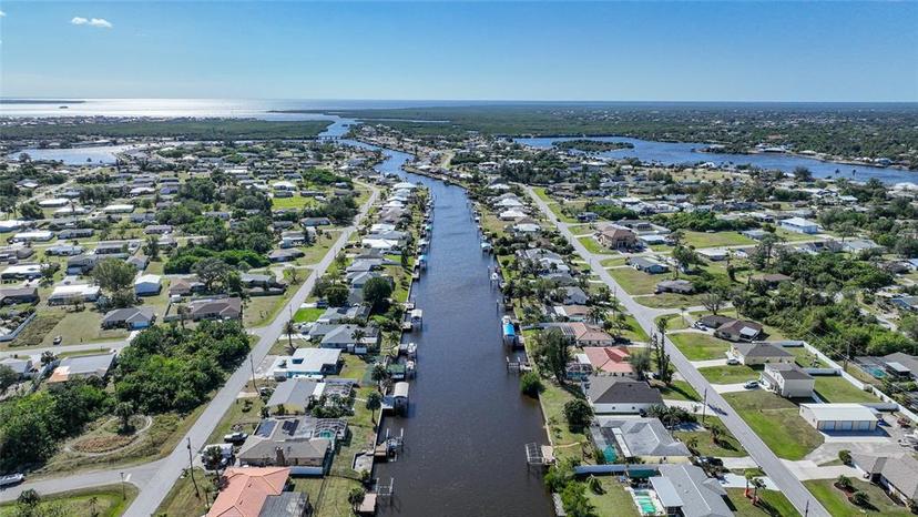 Picture of 521 W Tarpon Boulevard Nw, Port Charlotte FL 33952