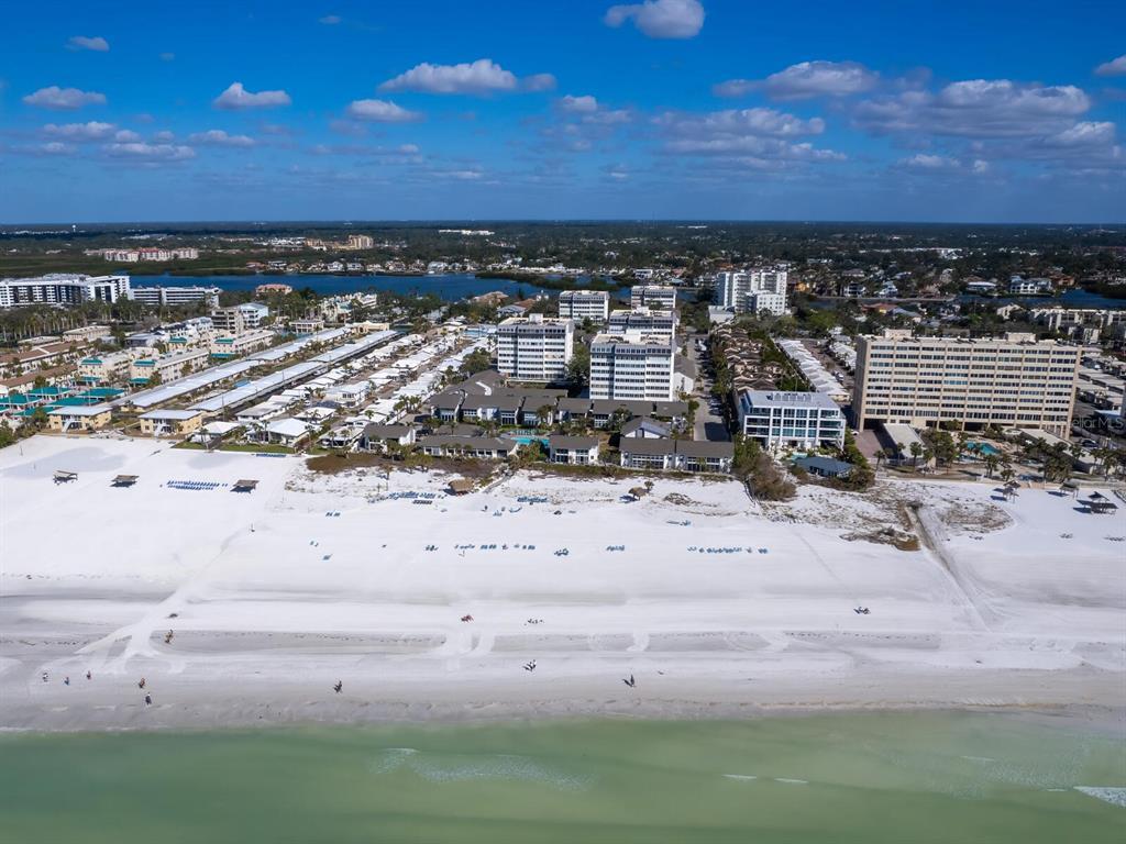 Picture of 1080 W Peppertree Lane Unit 506A, Sarasota, FL 34242