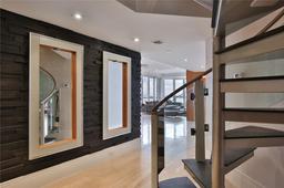 Picture of 1211 Gulf Of Mexico Drive Unit 910, Longboat Key, FL 34228