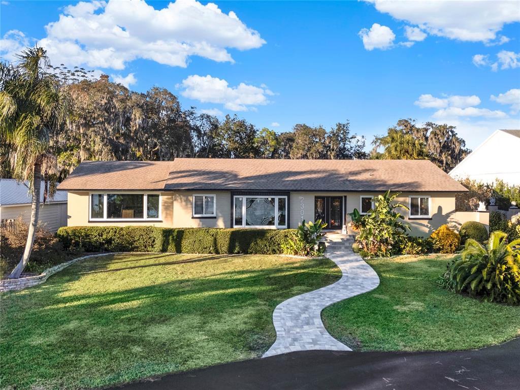 Picture of 2301 Lakeshore Drive, Mount Dora, FL 32757