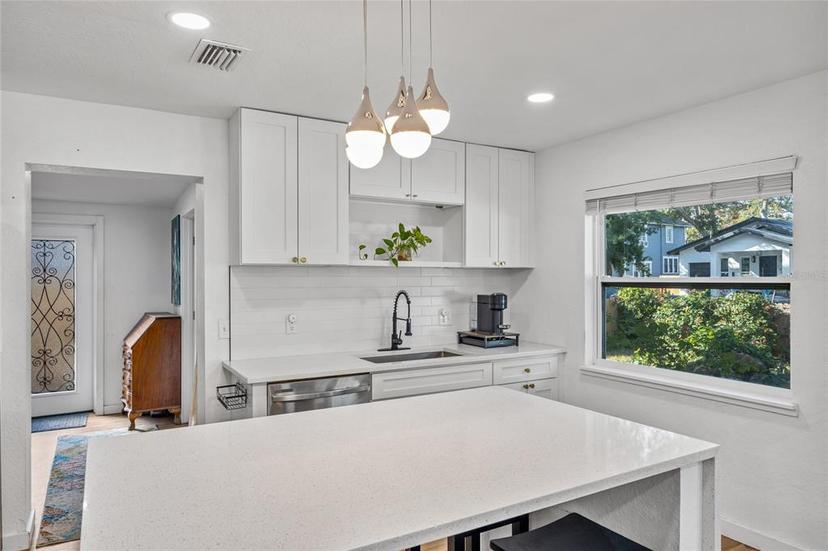 Picture of 1558 13Th Street S, St Petersburg FL 33705