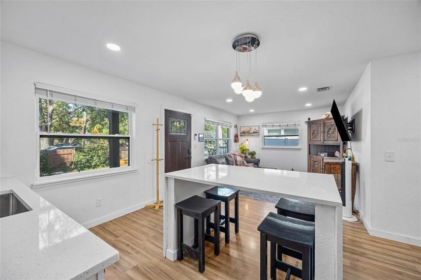 Picture of 1558 13Th Street S, St Petersburg FL 33705