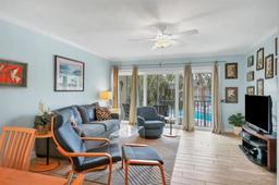 Picture of 500 S Washington Drive Unit 25B, Sarasota, FL 34236