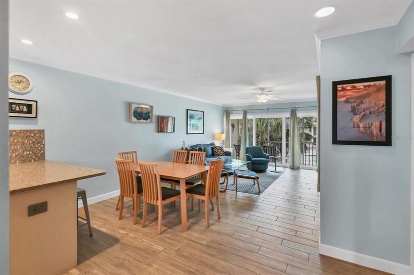 Picture of 500 S Washington Drive Unit 25B, Sarasota FL 34236