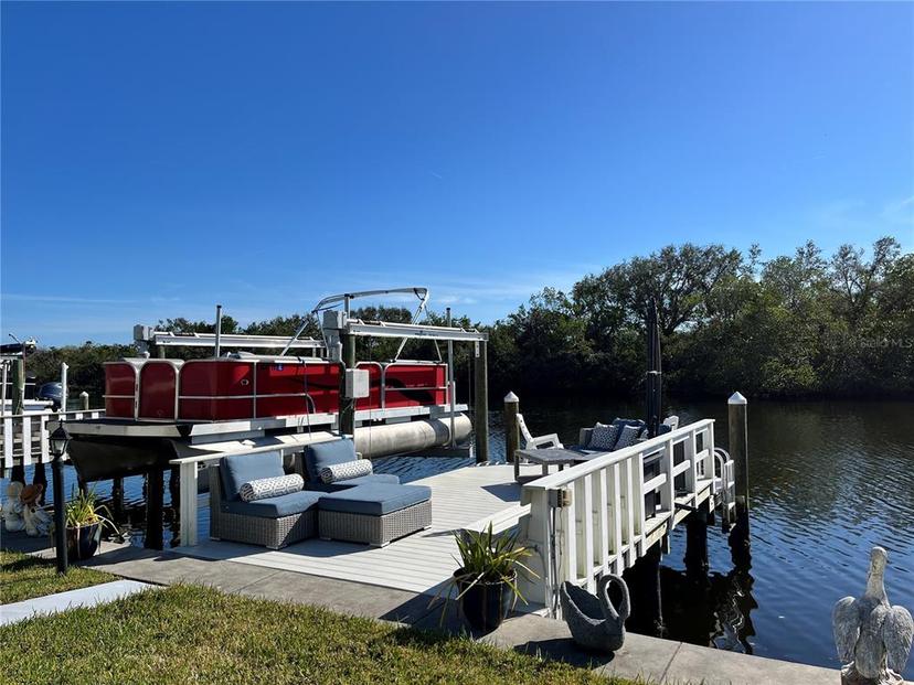 Picture of 556 Mount Oak Avenue Ne Unit 738, St Petersburg FL 33702
