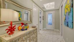 Picture of 505 Tamiami Trail N Unit 201, Venice, FL 34285