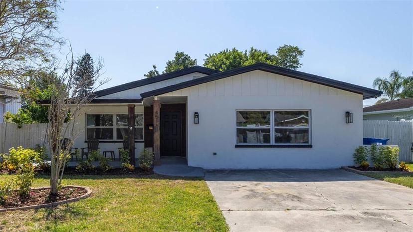 Picture of 4511 Helena Street Ne, St Petersburg FL 33703