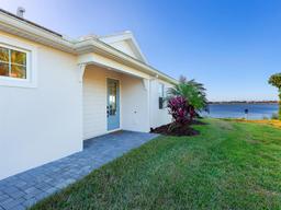Picture of 969 Crosswind Avenue, Sarasota, FL 34240