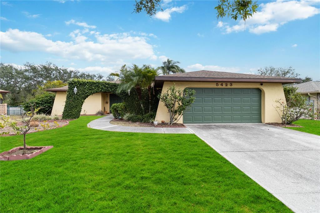 Picture of 5423 Creeping Hammock Drive, Sarasota, FL 34231