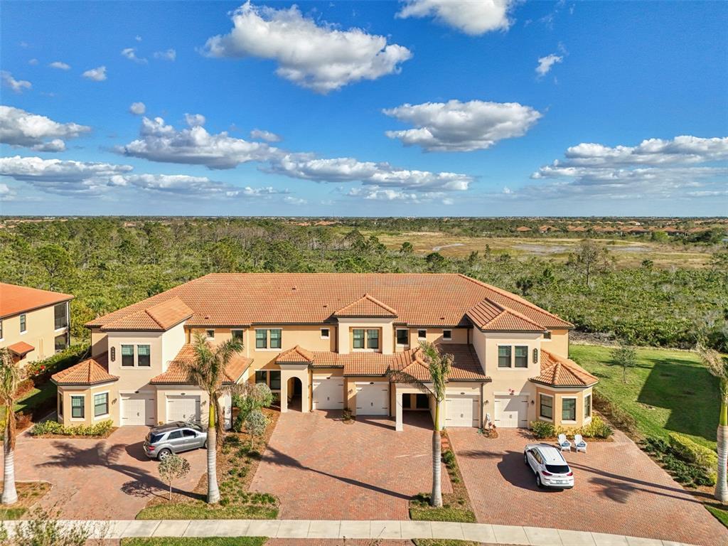 Picture of 10039 Crooked Creek Drive Unit 203, Venice, FL 34293