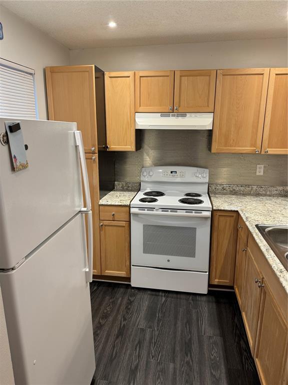 Picture of 39132 County Road 54 Unit 2070, Zephyrhills FL 33542