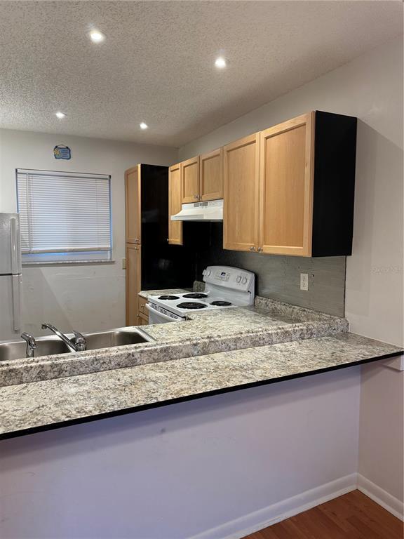 Picture of 39132 County Road 54 Unit 2070, Zephyrhills FL 33542
