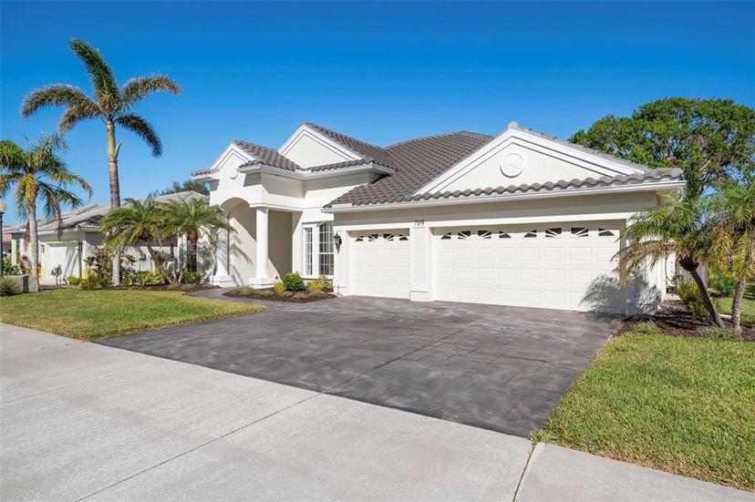 Picture of 709 Petrel Way, Venice FL 34285