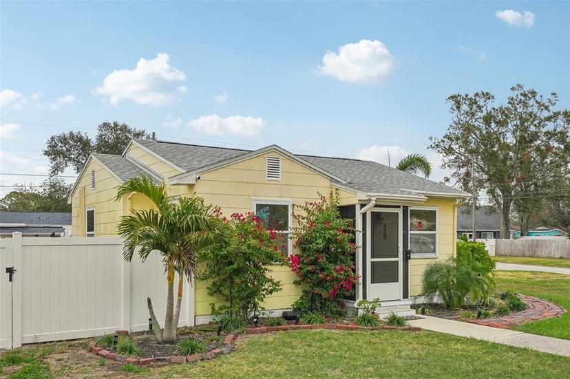 Picture of 429 Rotary Place Ne, St Petersburg FL 33703