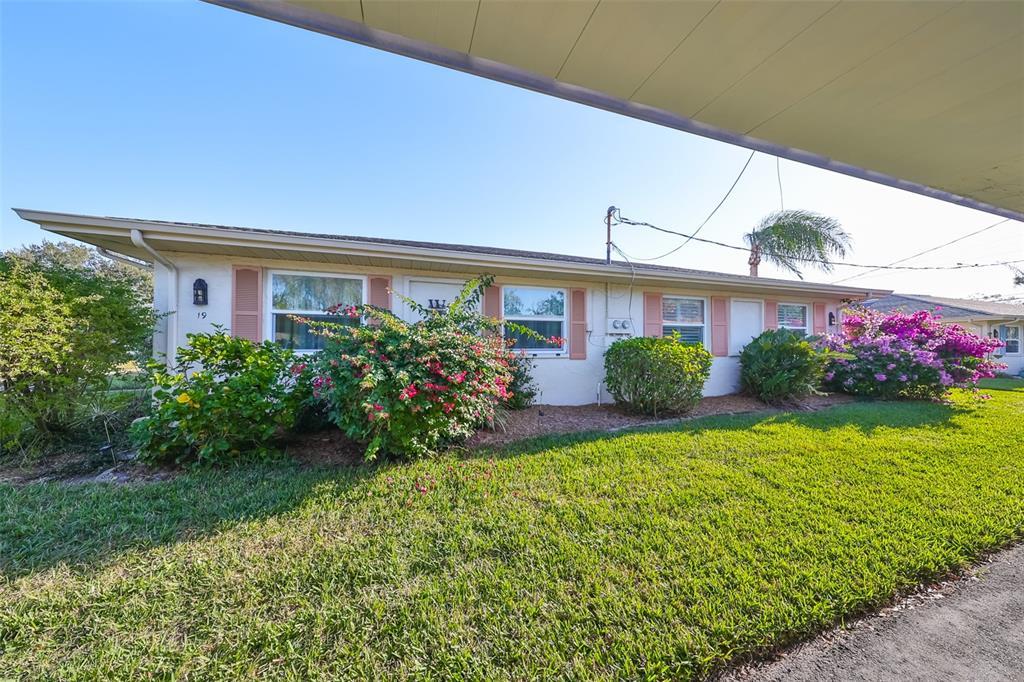 Picture of 1901 Canterbury Lane Unit 19, Sun City Center, FL 33573