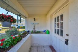 Picture of 1901 Canterbury Lane Unit 19, Sun City Center, FL 33573