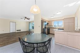 Picture of 537 Shamrock Blvd, Venice, FL 34293