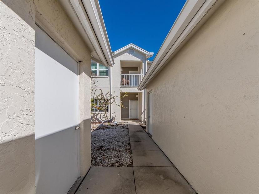 Picture of 11510 Shipwatch Drive Unit 1372, Largo FL 33774