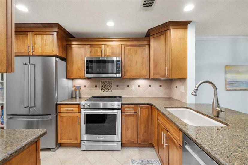 Picture of 380 Three Lakes Lane Unit E, Venice FL 34285