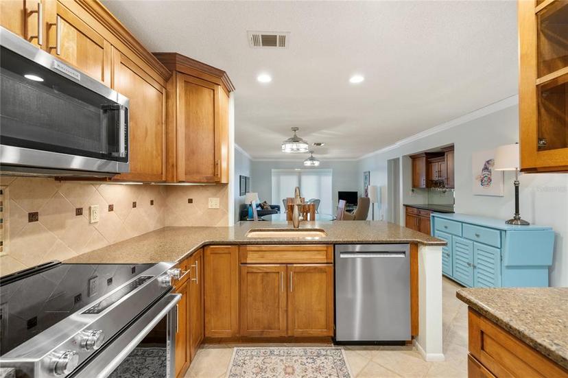 Picture of 380 Three Lakes Lane Unit E, Venice FL 34285